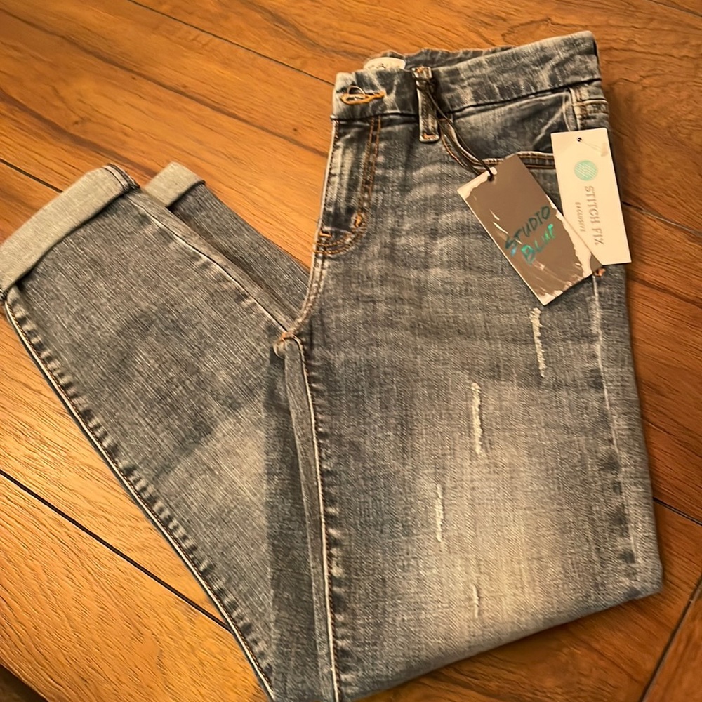 💎NWT💎 Studio Blue Cropped Jeans